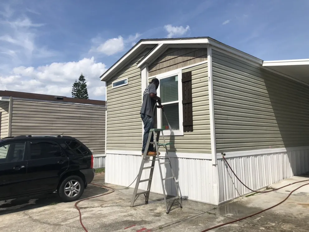 Affordable yard cleanup service for year-round maintenance across Lakeland, FL - J Weary Lawn Care Services