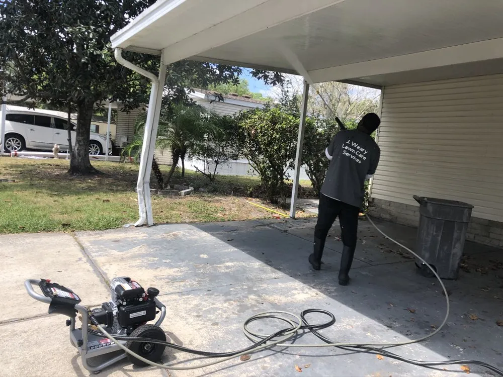 Professional yard maintenance experts serving Lakeland, FL - J Weary Lawn Care Services