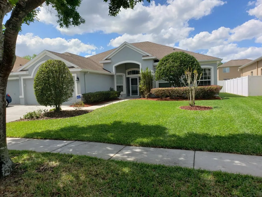 Local garden landscaping in Lakeland, FL - J Weary Lawn Care Services