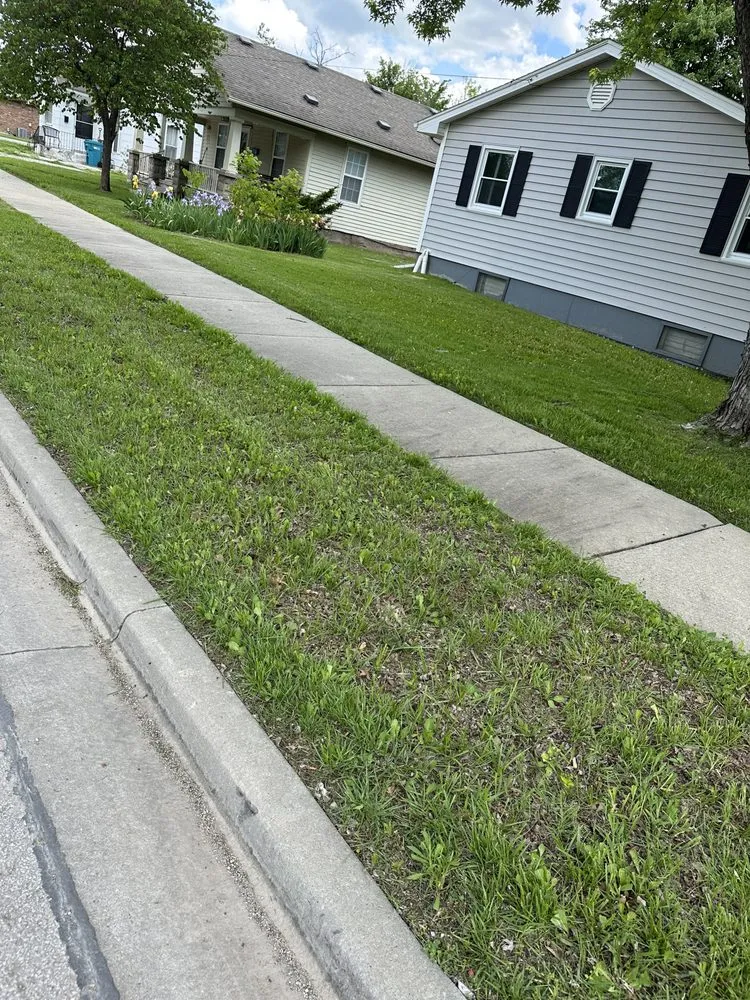 Expert yard cleanup service for homes across Paola, KS - J3 Lawns