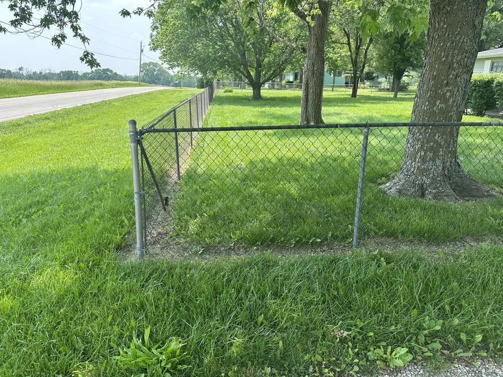 Local yard maintenance in Paola, KS - J3 Lawns