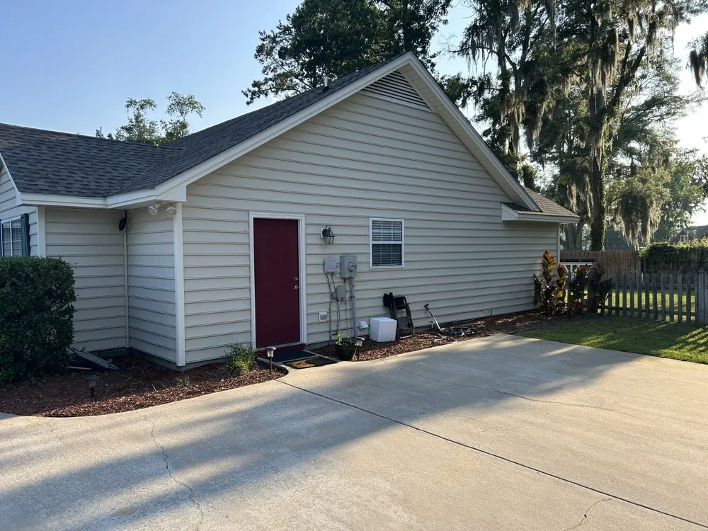 Custom yard cleanup service for residential properties in Beaufort, SC by J5 King
