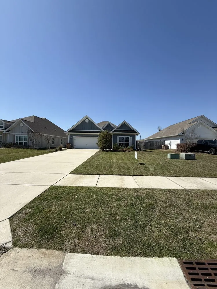 Expert garden landscaping for beautiful yards in Callaway, FL by J9 Properties