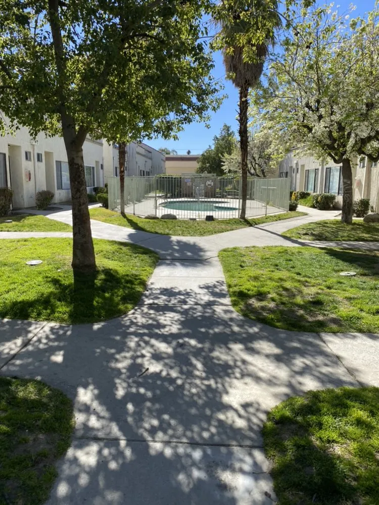 Custom yard maintenance in Hemet, CA - JA Castellanos Landscaping