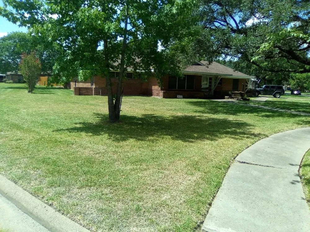 Top-rated lawn care service in Houston, TX - J.A Landscaping