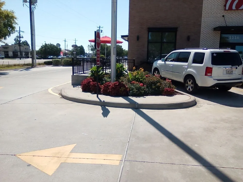 Custom lawn care service in New Iberia, LA by J&A Landscaping