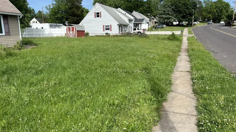 Reliable yard cleanup service in Gilbertsville, PA - J&A Lawncare & Hauling