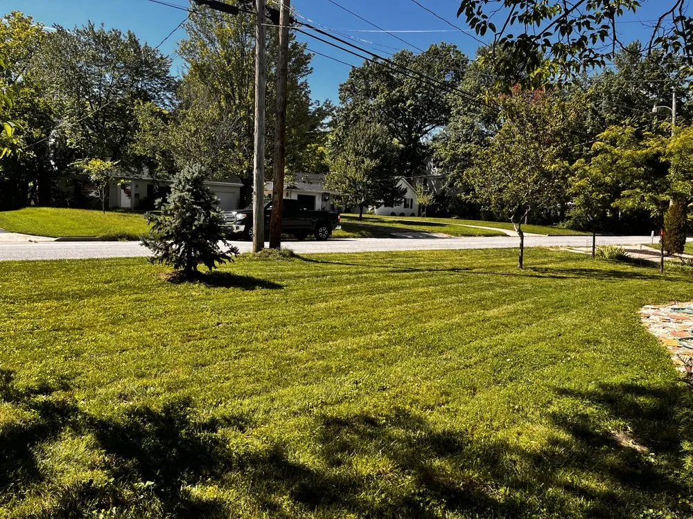 Affordable yard maintenance for beautiful yards across Columbia, MO - Jack Brennaman Mowing
