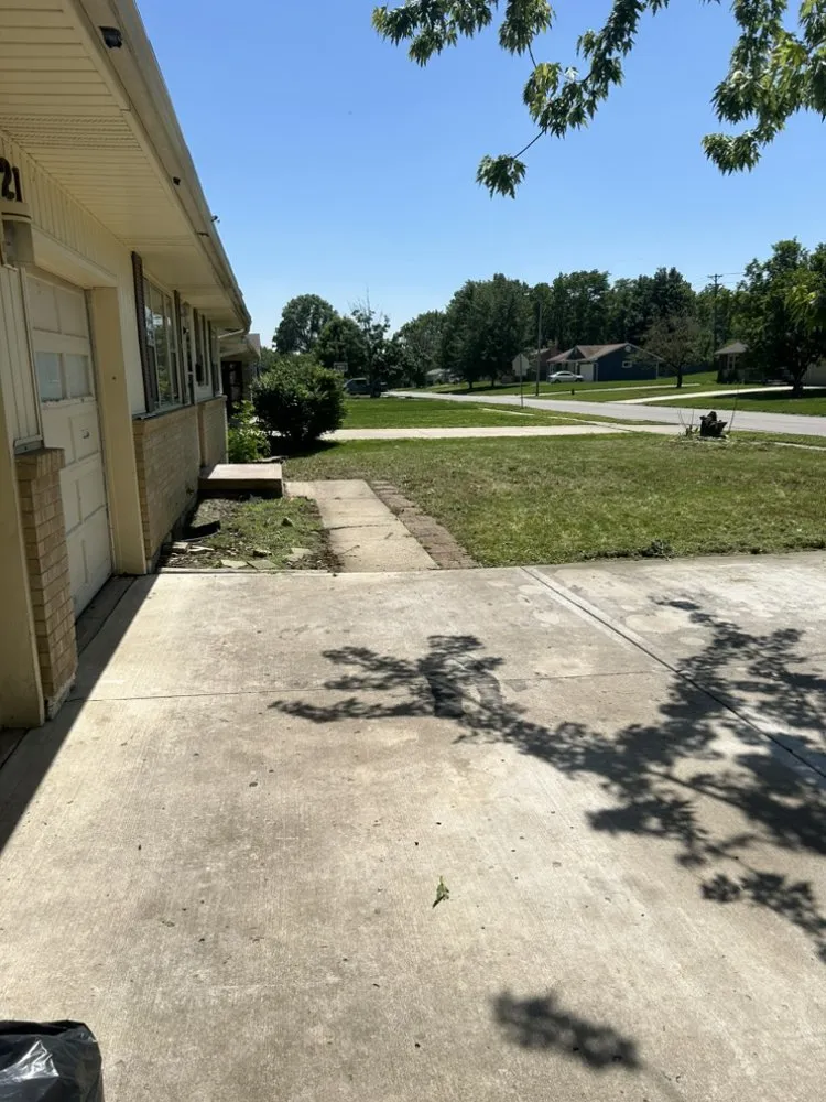 Affordable garden landscaping in Kansas City, KS by Jack Burt