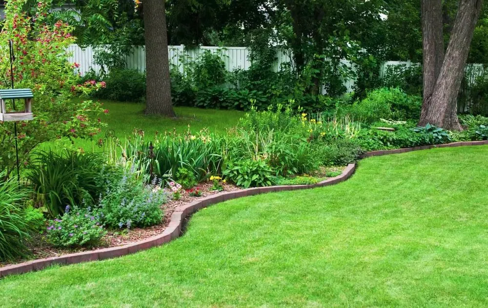 Custom yard maintenance in Nashville, TN by Jack of All Greens