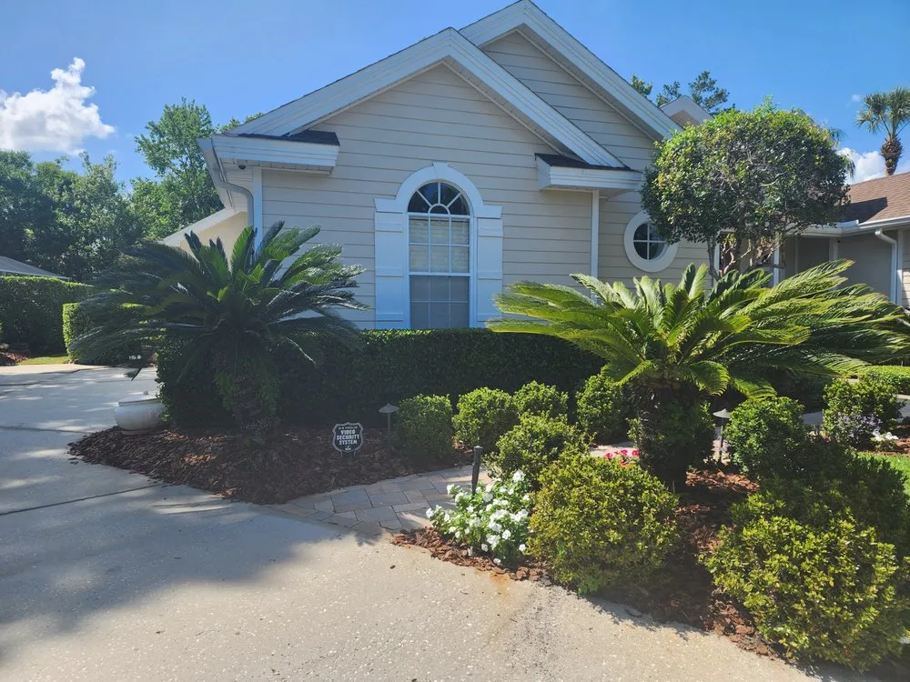 Reliable yard cleanup service with custom design in Orlando, FL by Jack's Lawn Care