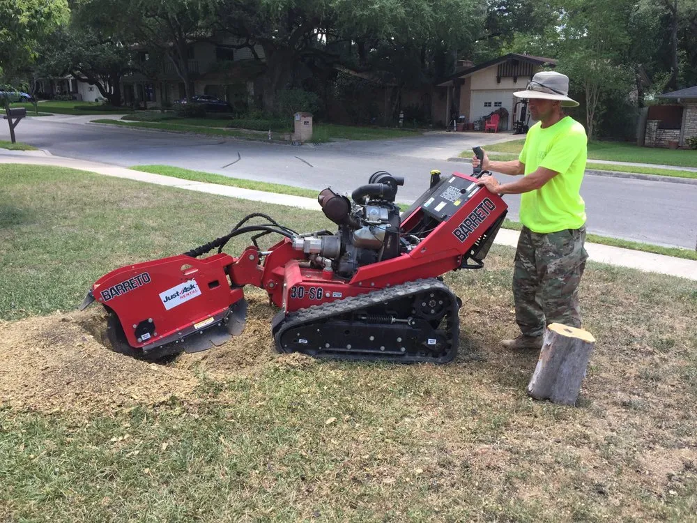 Top-rated lawn care service experts serving Cibolo, TX - Jackson Executive Lawn Care