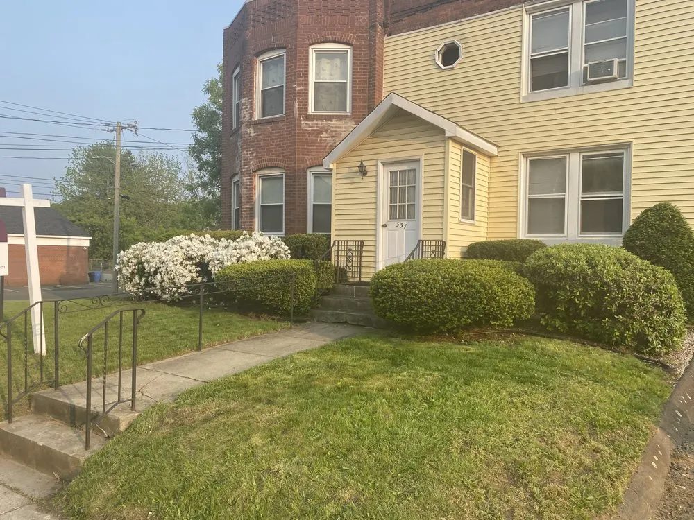 Expert garden landscaping experts serving New Britain, CT - Jackson Family Lawn Care