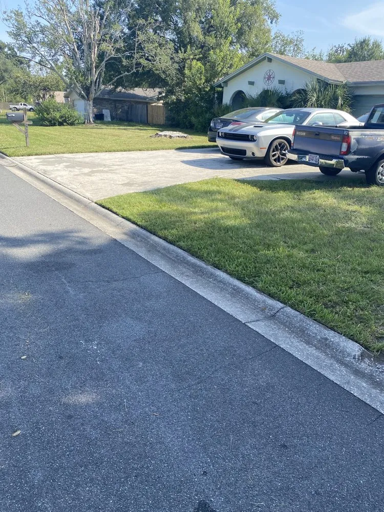 Professional yard maintenance in Jacksonville, FL by Jackson
