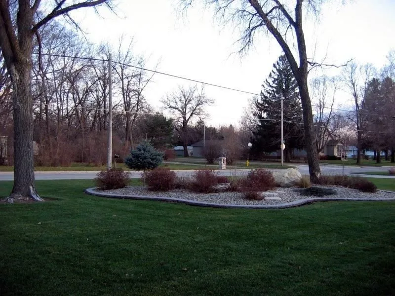 Expert yard maintenance in Mason City, IA by Jackson Landscape