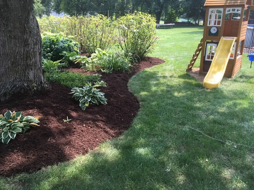 Professional yard maintenance in Byron, IL - Jackson Landscape Services