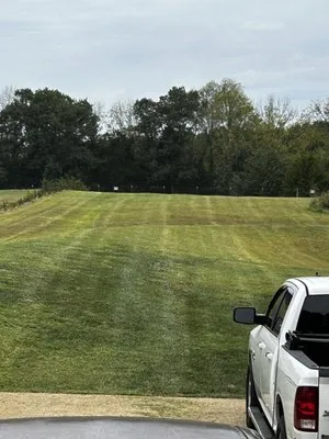 Jackson Lawn and Wash Logo