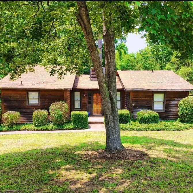 Expert outdoor landscaping experts serving Columbia, SC - Jackson Lawn Care