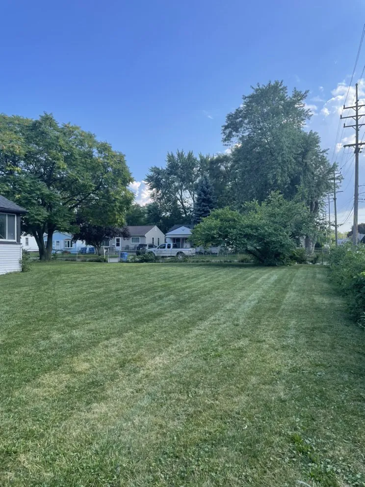 Affordable lawn mowing service in Romulus, MI by Jackson’s Lawn Care