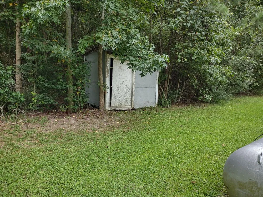 Local yard cleanup service for beautiful yards in Tarboro, NC by Jackson's Lawn Care