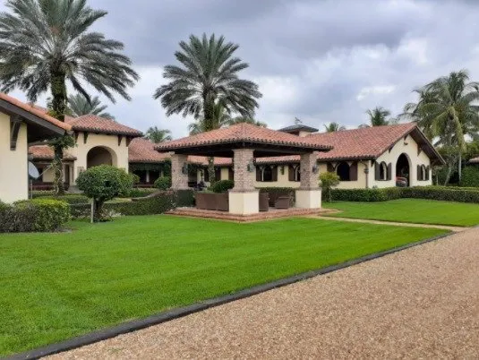 Top-rated residential landscaping in Lake Worth, FL by Jacob Garden Landscaping