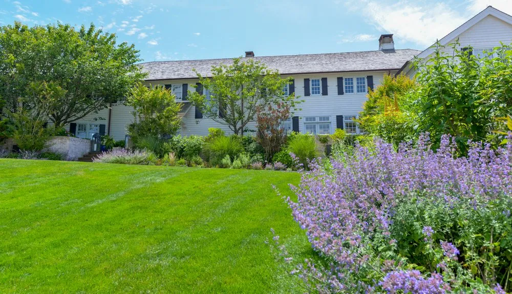 Expert landscape design for homes in East Hampton, NY by Jacob Hamilton Gardens