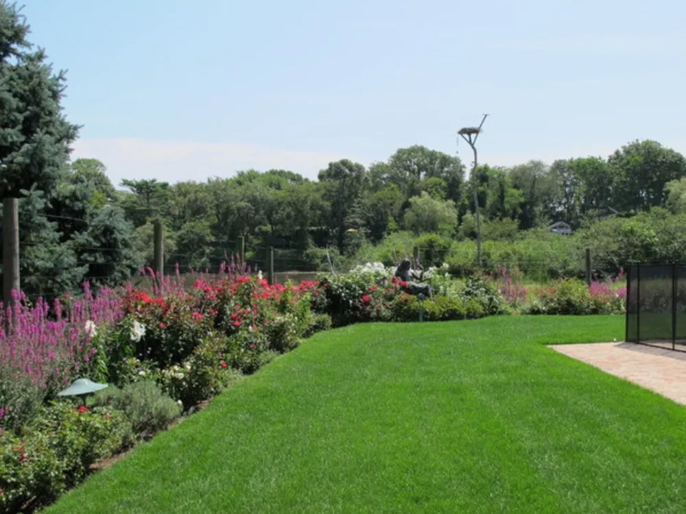Custom yard cleanup service in East Hampton, NY - Jacob Hamilton Gardens