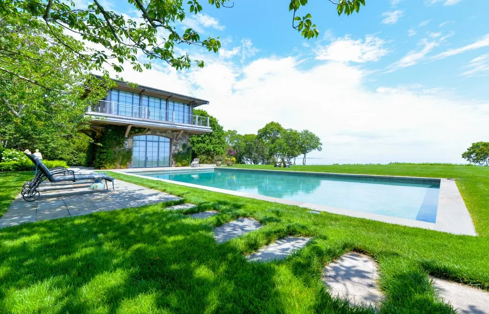 Trusted lawn care service experts serving East Hampton, NY - Jacob Hamilton Gardens