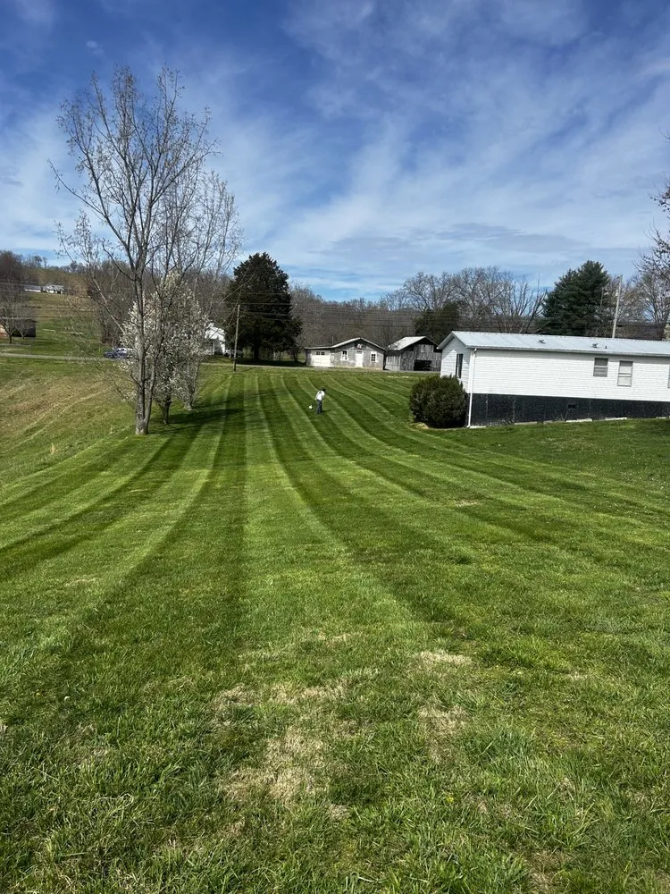 Professional lawn mowing service experts serving Jonesville, VA - Jacob’s Lawn Care