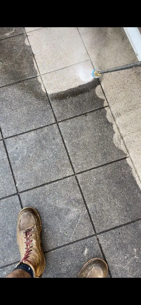 Local lawn care service in Arkansas City, KS - Jade Home Solutions