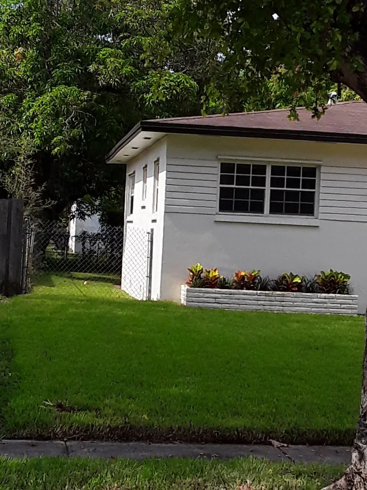 Trusted lawn mowing service for residential properties across Sarasota, FL - JAG Lawn Maintenance