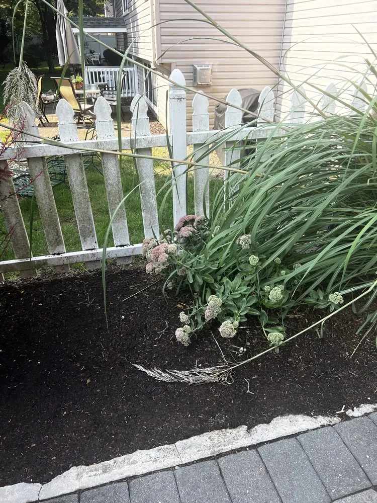 Professional yard cleanup service for beautiful yards in Oakland, NJ by Jager Landscaping