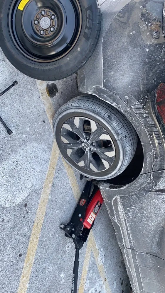 Expert lawn care service experts serving Chicago, IL - Jak Global Rapid Emergency Roadside