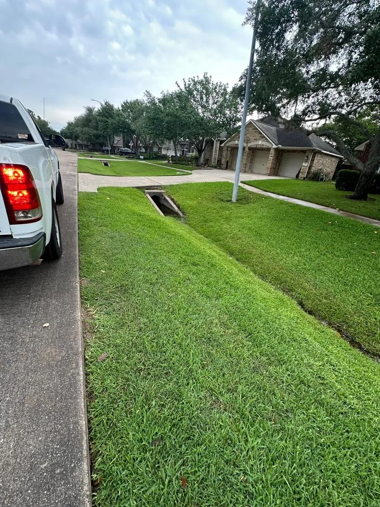 Professional yard maintenance in San Antonio, TX - Jake 4 Landscape