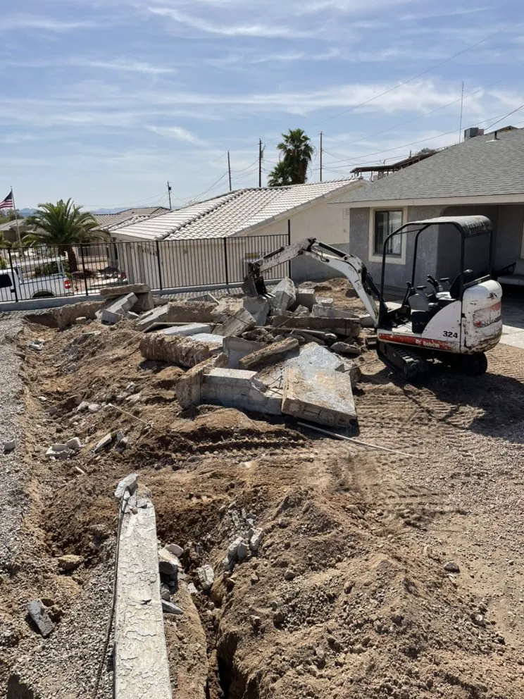 Custom outdoor landscaping in Phoenix, AZ - Jakes Bobcat and hauling