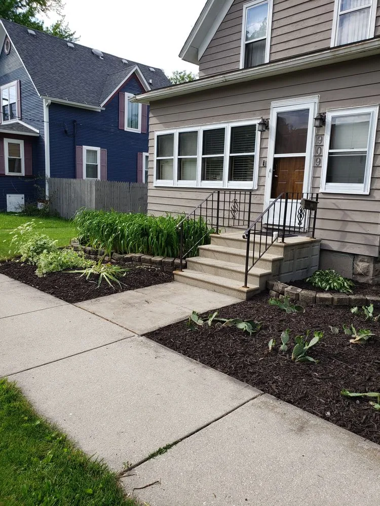 Custom residential landscaping in DeKalb, IL by Jake's general landscape