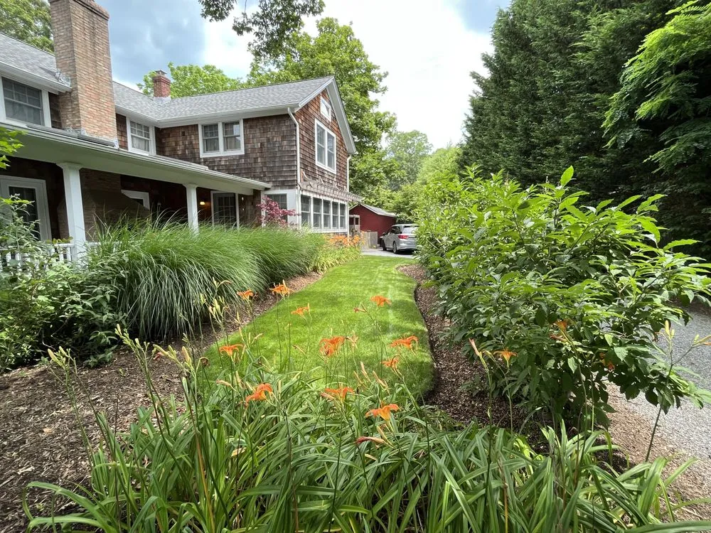 Affordable lawn care service in Hampton Bays, NY - Jake’s irrigation landscaping &Maintenance