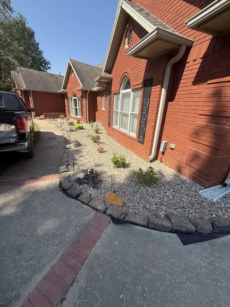 Affordable garden landscaping experts serving Fayetteville, AR - Jake's Landscaping and Staining