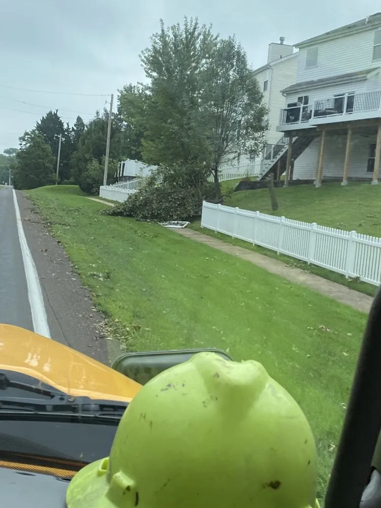 Professional landscape installation experts serving St. Louis, MO - Jakes trash and hauling services