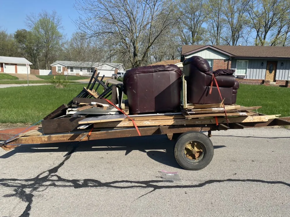 Professional garden landscaping with custom design across St. Louis, MO - Jakes trash and hauling services