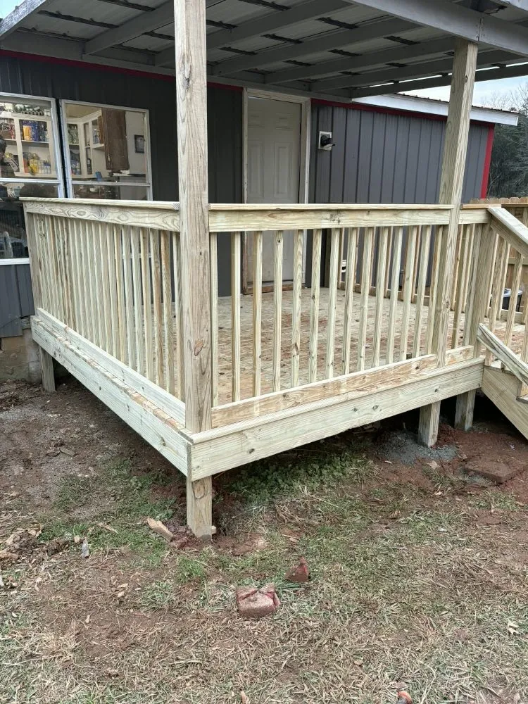 Custom lawn mowing service experts serving Calhoun, TN - Jam Up Construction