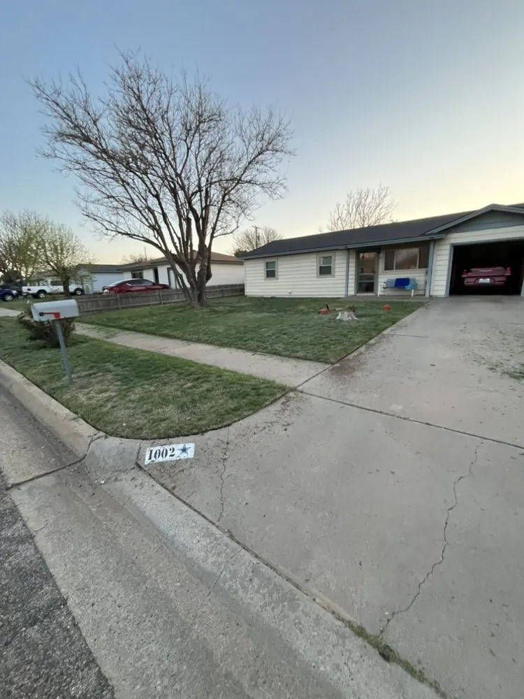 Custom garden landscaping near you in Amarillo, TX by Jamals Lawn Mowing