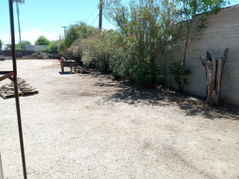 Top-rated lawn mowing service with custom design in Tucson, AZ by Jamal's