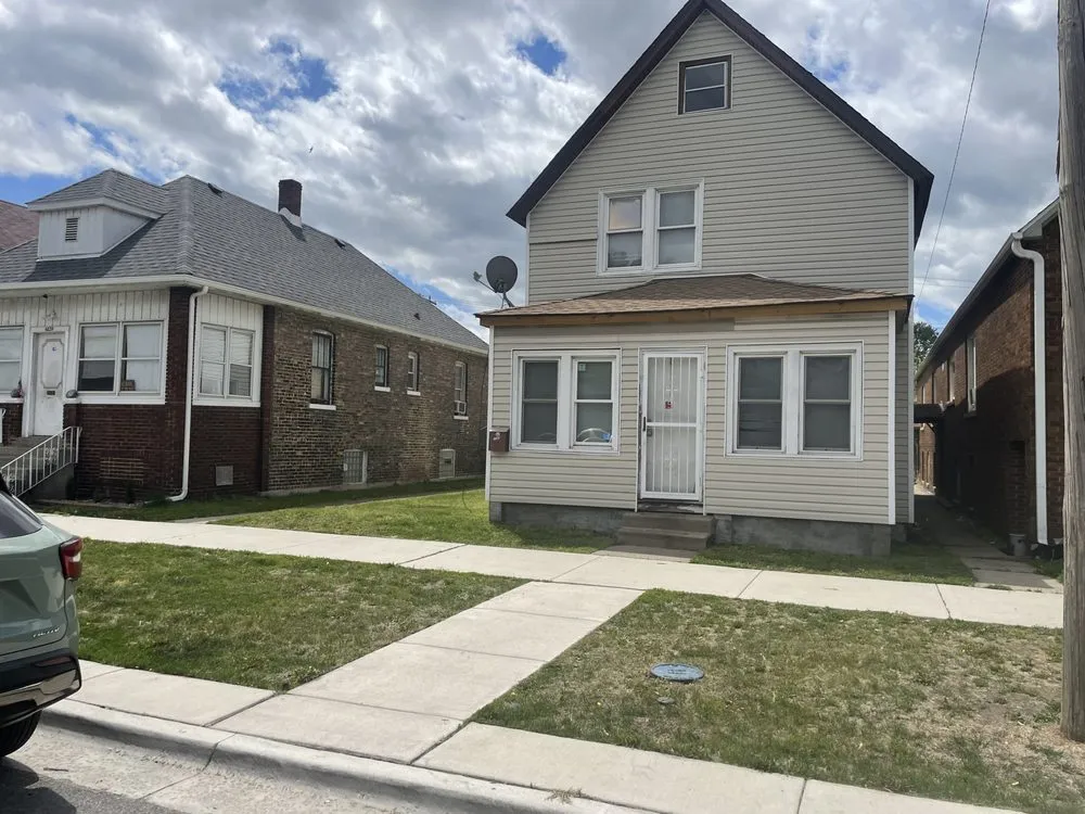 Expert residential landscaping in Hammond, IN by James Mccain Landscaping/Snowplowing