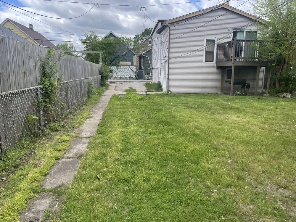 Reliable garden landscaping in Hammond, IN by James Mccain Landscaping/Snowplowing