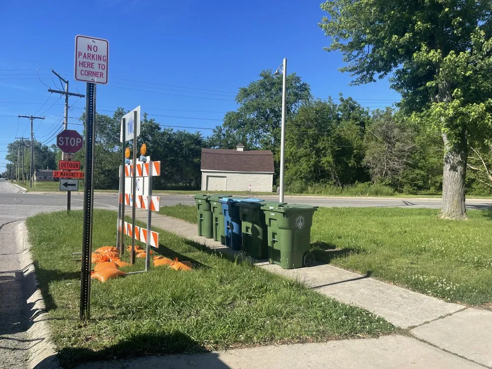 Reliable lawn mowing service in Hammond, IN - James Mccain Landscaping/Snowplowing