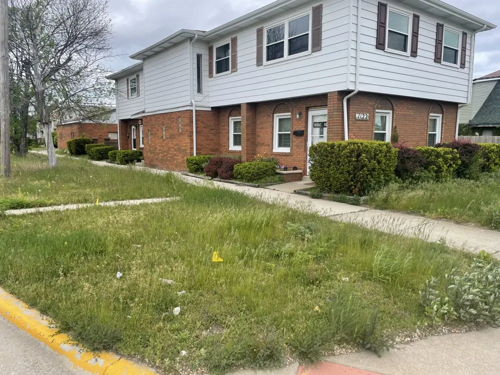 Custom yard maintenance experts serving Hammond, IN - James Mccain Landscaping/Snowplowing