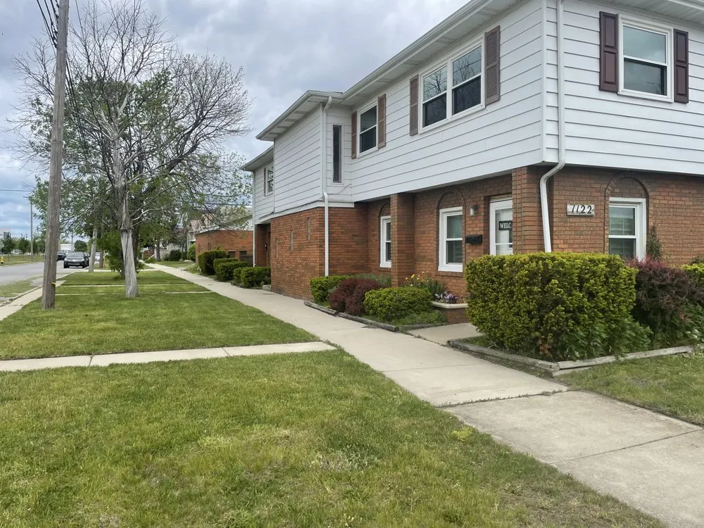 Expert landscaping services in Hammond, IN by James Mccain Landscaping/Snowplowing