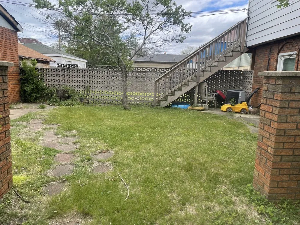 Custom yard maintenance in Hammond, IN by James Mccain Landscaping/Snowplowing