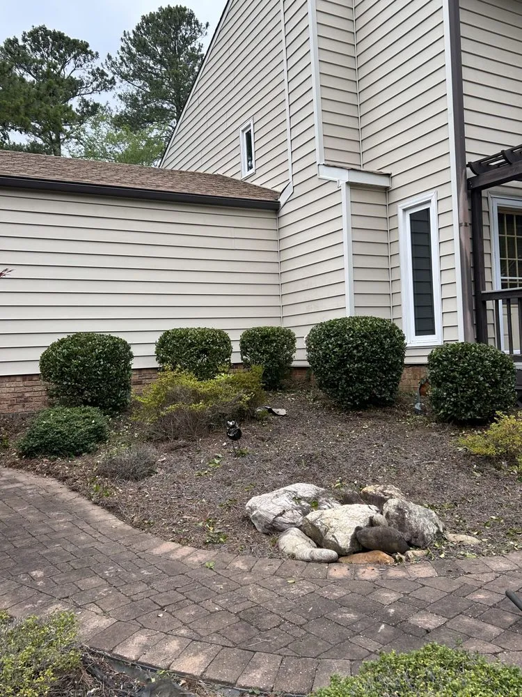 Custom lawn care service in Rock Hill, SC by James Thompsons Land-artistry